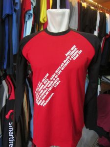 sablon rubber kaos raglan